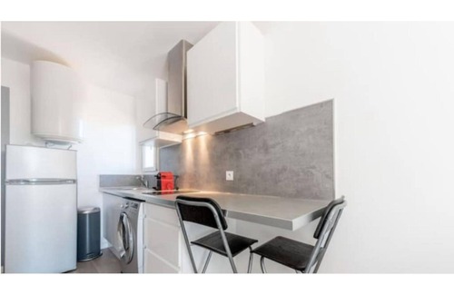 La Garde Apartment | Charming Studio Ideal Couple