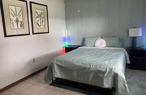 Cocoa Apartment | Charming studio in lovely Cocoa with AC