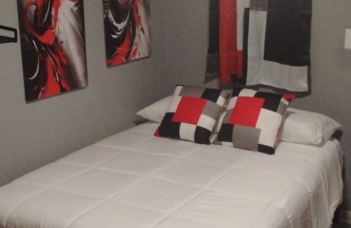 Fayetteville Apartment | Charming studio in wonderful Fayetteville with AC, Tiny Home.