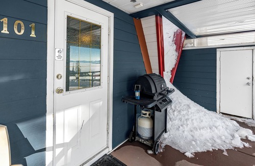 Silver Star Mountain Condo | Charming Studio Suite w/Deck, BBQ & Ski Locker – Ideal for small groups!