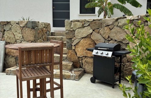 Jennings Apartment | Charming studio with Kitchenette and Pool in delightful Hermitage Bay, Antigua