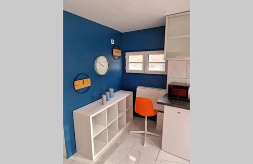 Houilles Apartment | Charming studio with large garden near Paris