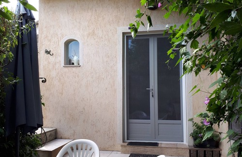 Coaraze Apartment | Charming studio, with private garden
