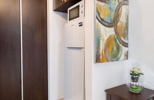 Sector 3 Apartment | Charming Studio with View – Steps from Titan Metro & Park