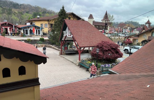 Helen Apartment | Charming studio with WiFi and AC in delightful Helen. 55 in TV and steps to town