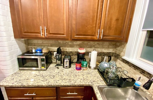 New Rochelle House | Charming suite with patio, heating, WiFi, free parking in welcoming New Rochelle