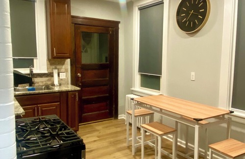 New Rochelle House | Charming suite with patio, heating, WiFi, free parking in welcoming New Rochelle