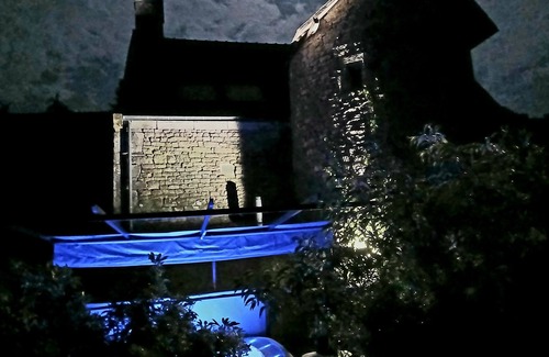 La Vraie-Croix Bed & Breakfast | Charming suites with SPA and private sauna in a manor house.