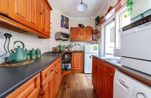 Lewisham House | Charming Terraced 3BR House, 5 min Hither Green Stnn