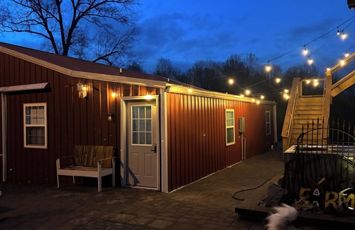 Lebanon Apartment | Charming, The Johnny Cash Themed Studio on our 40 Acre Farm Lebanon, Tennessee