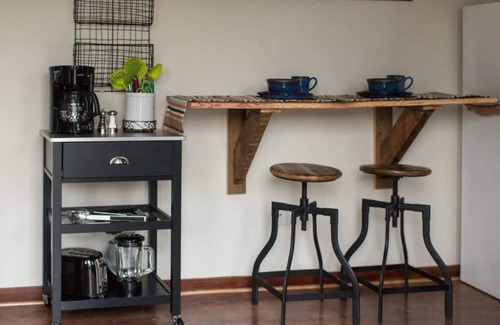 Harrisonburg House | Charming Tiny House w/yard, Close to JMU and Dwntwn Harrisonburg