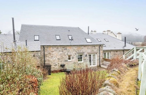 Loch Tay Cottage | Charming Two-Bedroom Cottage in Fortingall, Highland Perthshire