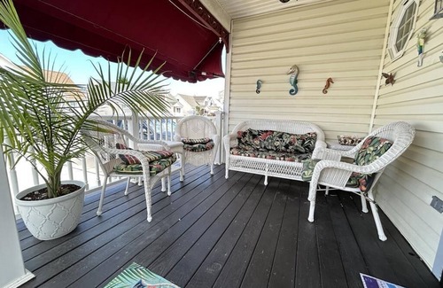 Diamond Beach House | Charming two-story townhouse! Sleeps 12