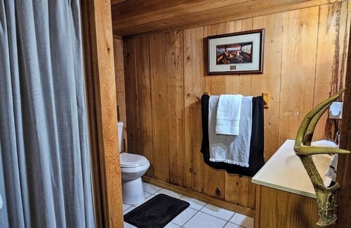 Murrells Inlet Cabin | Charming Unique CabinnThe LiTTLe House in the Inlet!