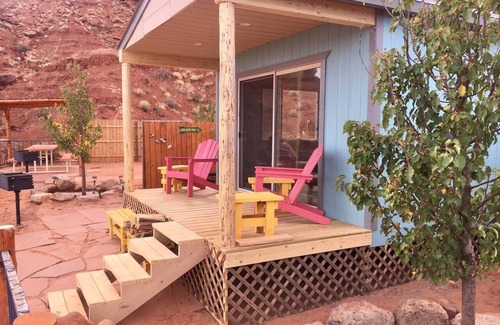 Monument Valley House | Charming Turquoise Cabin in Monument Valley
