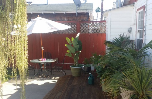Ocean Beach Apartment | Charming Vacation Flat: 5-minute walk to beach!
