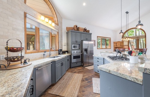 Park Meadows House | Charming Vacation Rental in the Heart of Park City with golf and mountain view