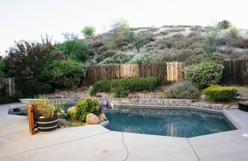 Nut Tree House | Charming Vacaville Escape – Cozy and Comfortable House