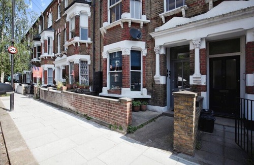 Golborne Apartment | Charming Victorian Apartment in Westminster