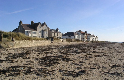 Rhosneigr Cottage | Charming Victorian Cottage close to beach with sea views