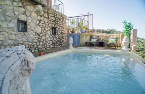 Algarinejo Villa | Charming Villa in Algarinejo with Private Pool