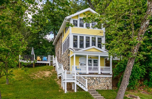 Angola Cottage | Charming Vintage Cottage for Family Fun on Crooked Lake, Angola Indiana