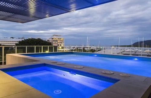Cairns Apartment | Charming Waterfront Apartment