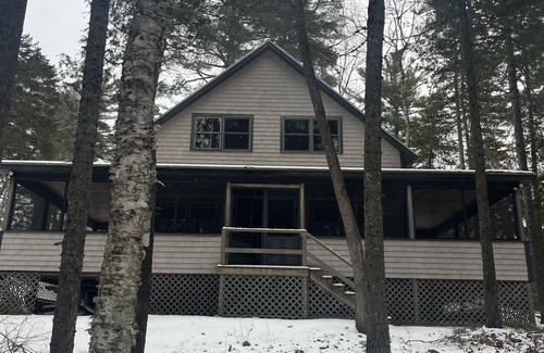 Medford Cottage | Charming waterfront cottage on Schoodic lake.