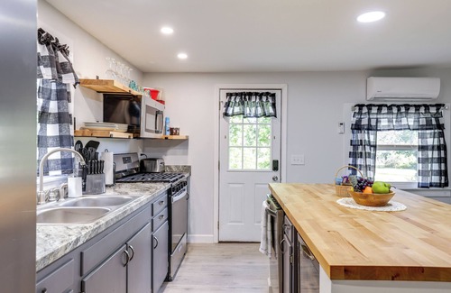 Watkins Glen Cottage | Charming Watkins Glen Home w/Yard!