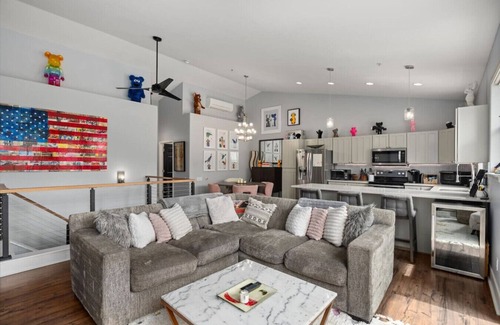 Basalt Apartment | Charming Willits Townhome
