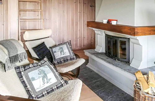 Flaa House | Charming wooden holiday home in idyllic location in the middle of nature.