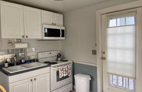 Middleburg Cottage | Charming Writer's Cottage in the Heart of Middleburg
