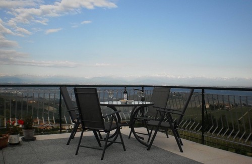 Dogliani Apartment | Charmingly restored apartment in Langhe-Roero. Stunning views!