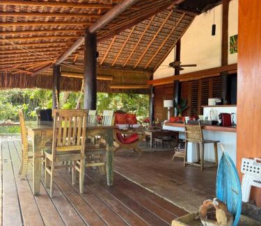 Curuipe House | Charmoso bangalô balinês pé na areia Outeiro das Brisas