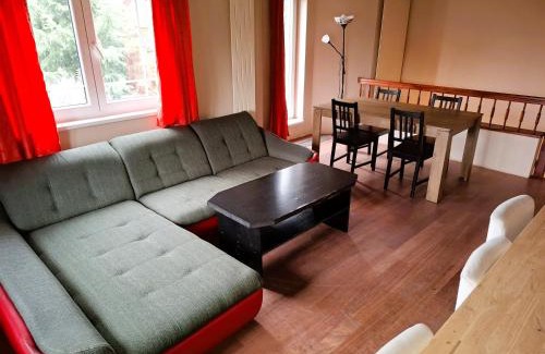 Msecke Zehrovice House | Chata u rybníka