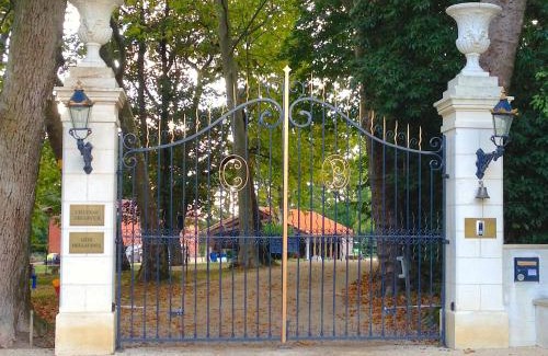 Nouvelle-Aquitaine Bed & Breakfast | Chateau de Bellevue B&B et Appartements avec Piscine saisonal chauffée et Chambres partout climatisées