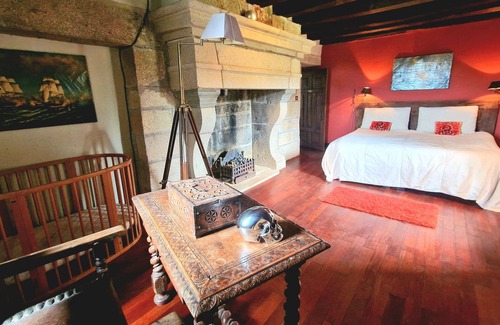 Lannilis Other | Château de KEROUARTZ. Seaside, sleeps 12. A stay with family or friends