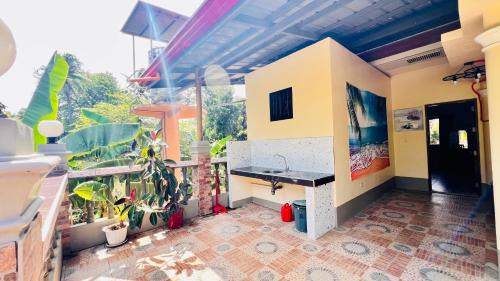San Pedro House | Chateau La Princesa with cozy garden & bar
