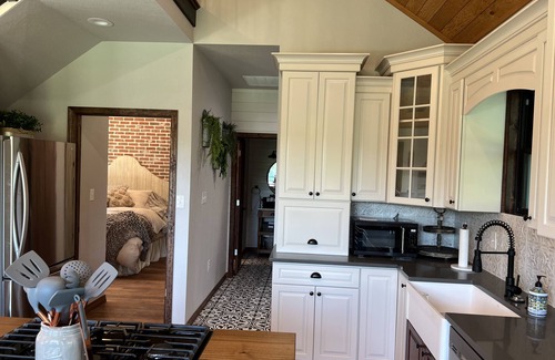 Bourbon House | Chateau on 40 acres with private lake, close to Blue Springs Ranch