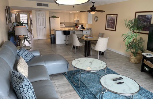 Indian Shores Condo | Chateaux Beachfront Condo