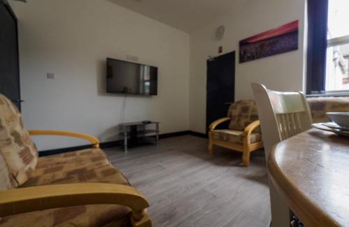 Stoke-on-Trent House | Chatham Lodge Double Room 3 Ensuite