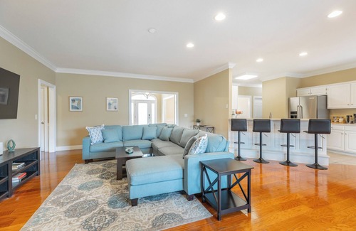 Flintstone House | Chattanooga Valley Paradise | Pickleball | Pool