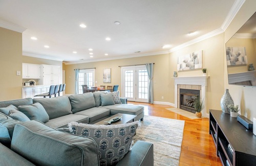 Flintstone House | Chattanooga Valley Paradise | Pickleball | Pool