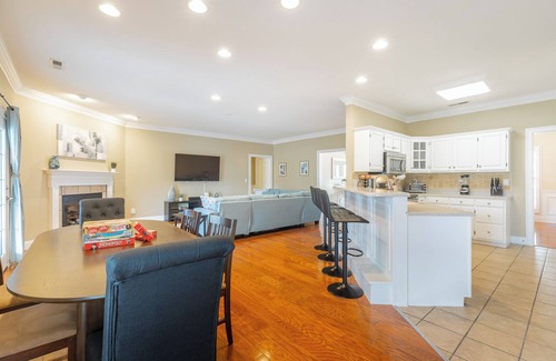 Flintstone House | Chattanooga Valley Paradise | Pickleball | Pool