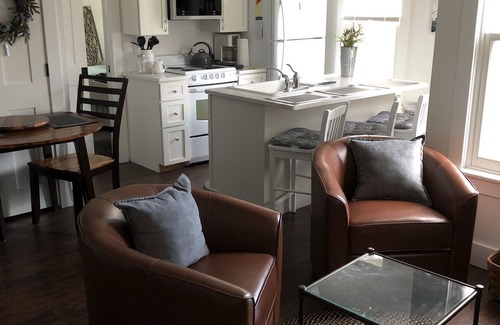 Chautauqua Apartment | Chautauqua Institution award winning guest house in center of programs venues.