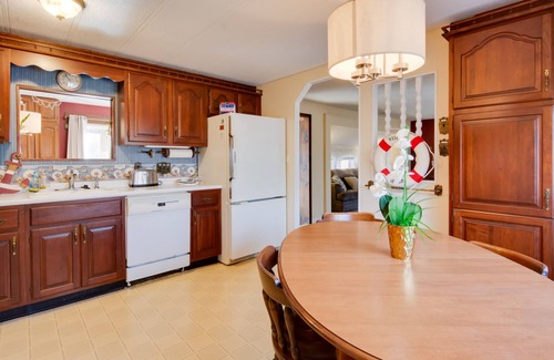 Mayville Cottage | Chautauqua Lake Access: Waterfront Cottage w/Dock