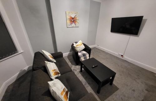 Cheadle House | Cheadle village