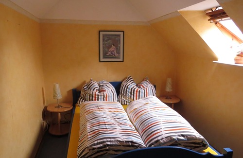 Neuende Apartment | cheap apartment with good connections