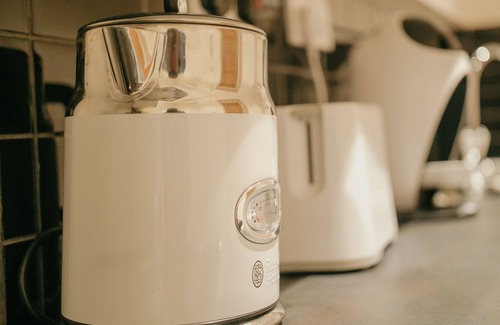 Sheffield Apartment | Cheap, Chic & Cheerful pad in Historic building | B8