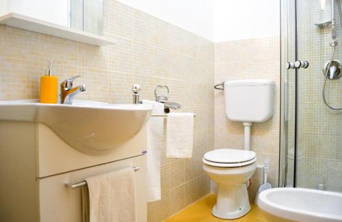 Ruggero Settimo House | Cheap in Center